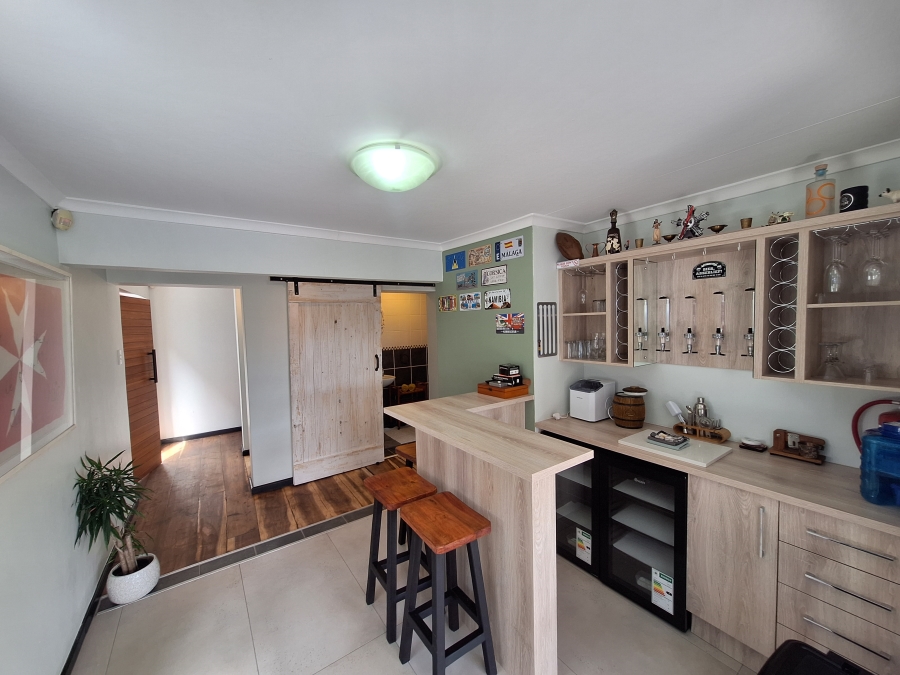 2 Bedroom Property for Sale in Wavecrest Eastern Cape